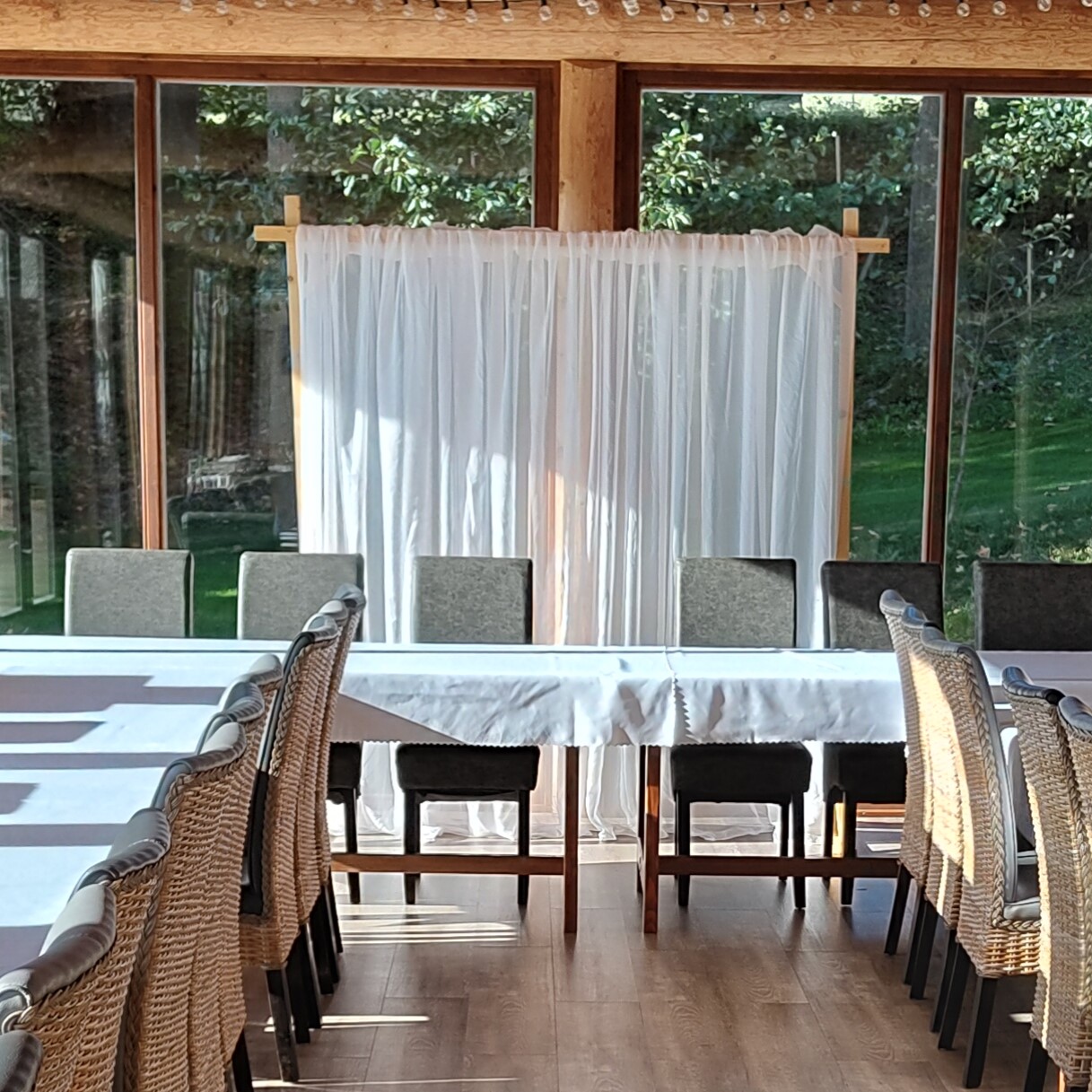 Záclona - bílá (600 x 300 cm)